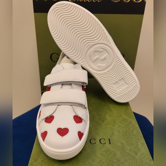 Sneakers - Picture 2 of 3